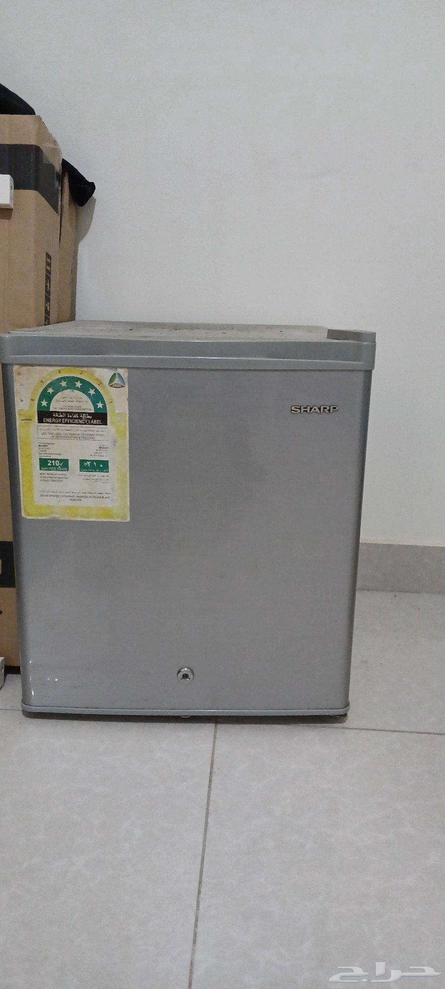 ثلاجة SHARP نظيفة جدا موفرة لطاقة64470388265986110