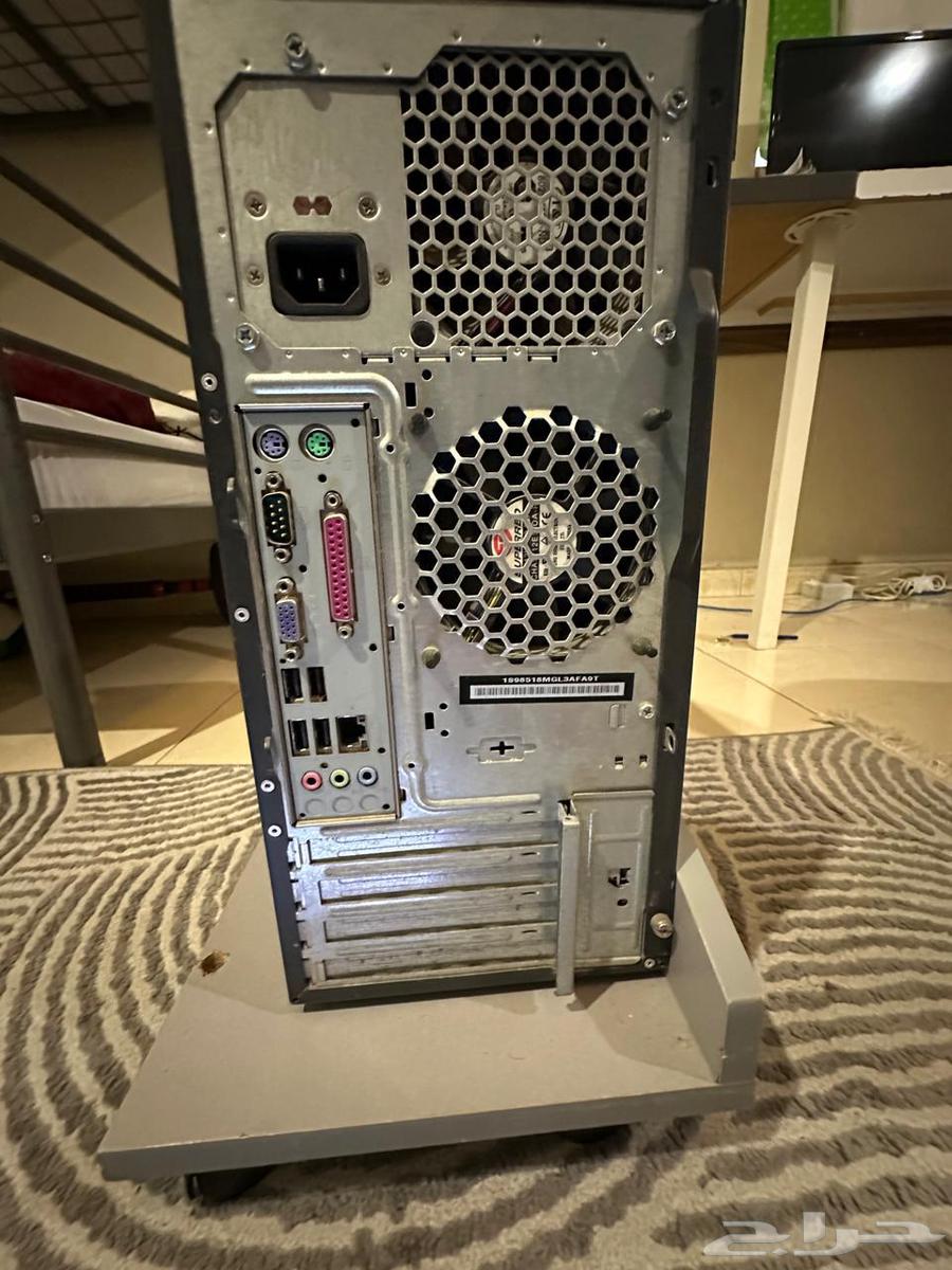 Lenovo PC Windows 7 with Lenovo mouse and JeDEL keyboard with DELL monitor64469348784003111