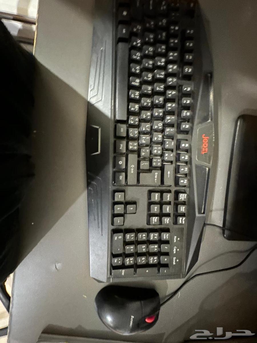 Lenovo PC Windows 7 with Lenovo mouse and JeDEL keyboard with DELL monitor64469348784003114
