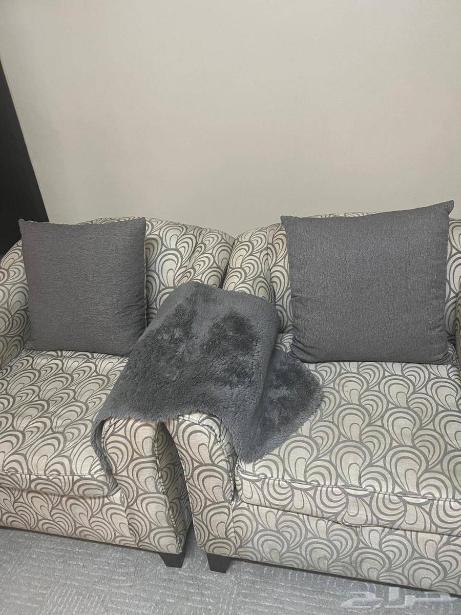 كنب ممتاز وجميل لا يوجد أي كسور الكنب نظيف جدا64467383317634112