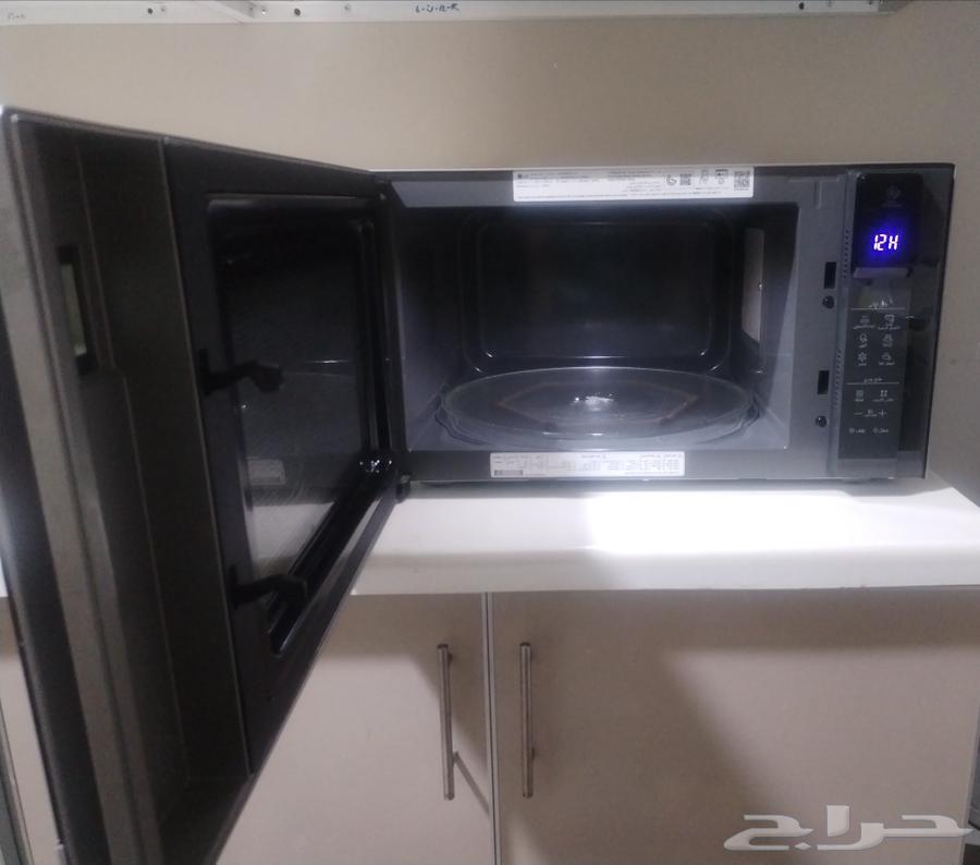 42-liter microwave.. new with box and warranty.. selling due to urgent travel64467130155905114