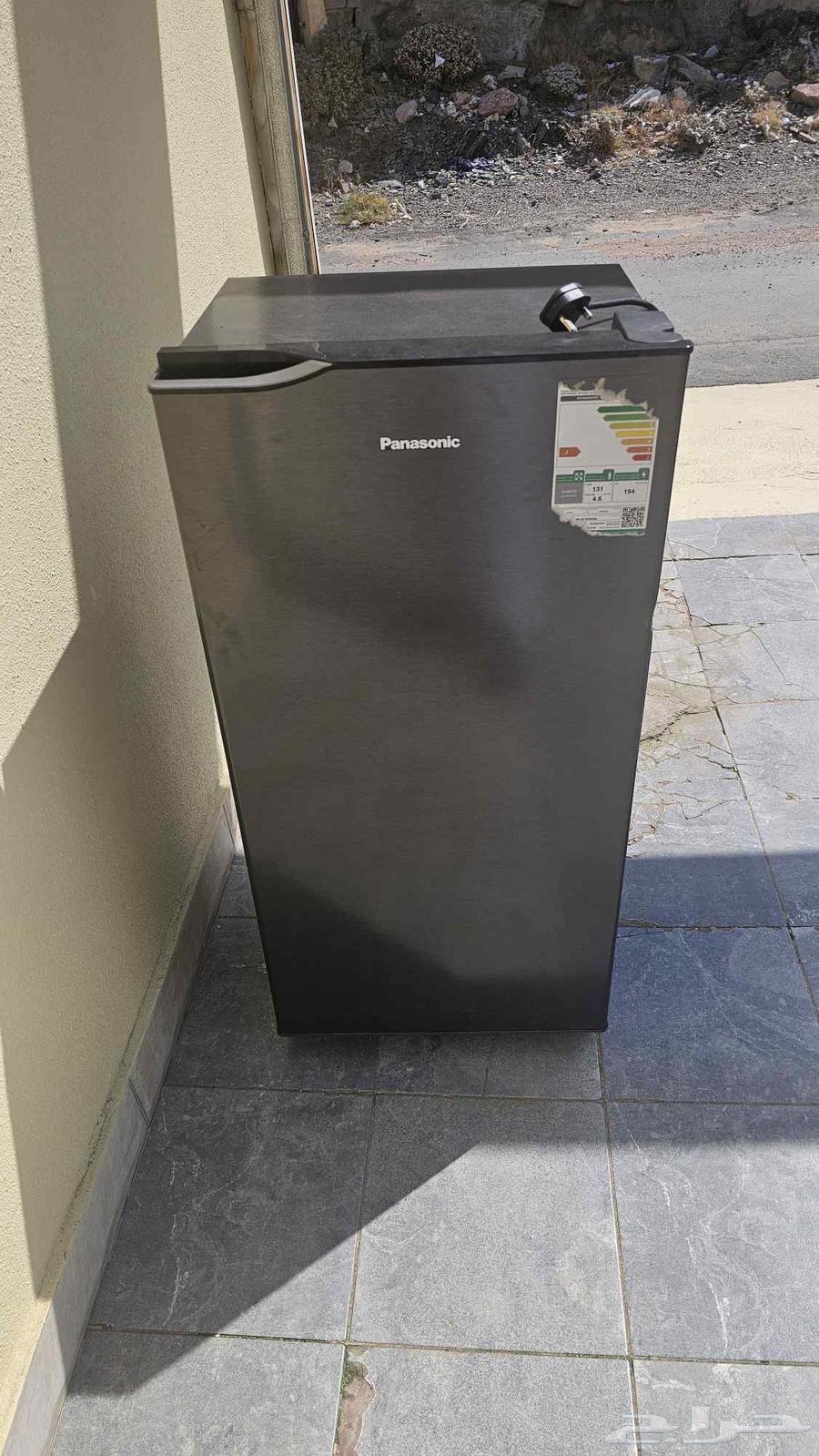 ثلاجه لي البيع جديد صار عليها ضربه من جوه بس64475170869635111