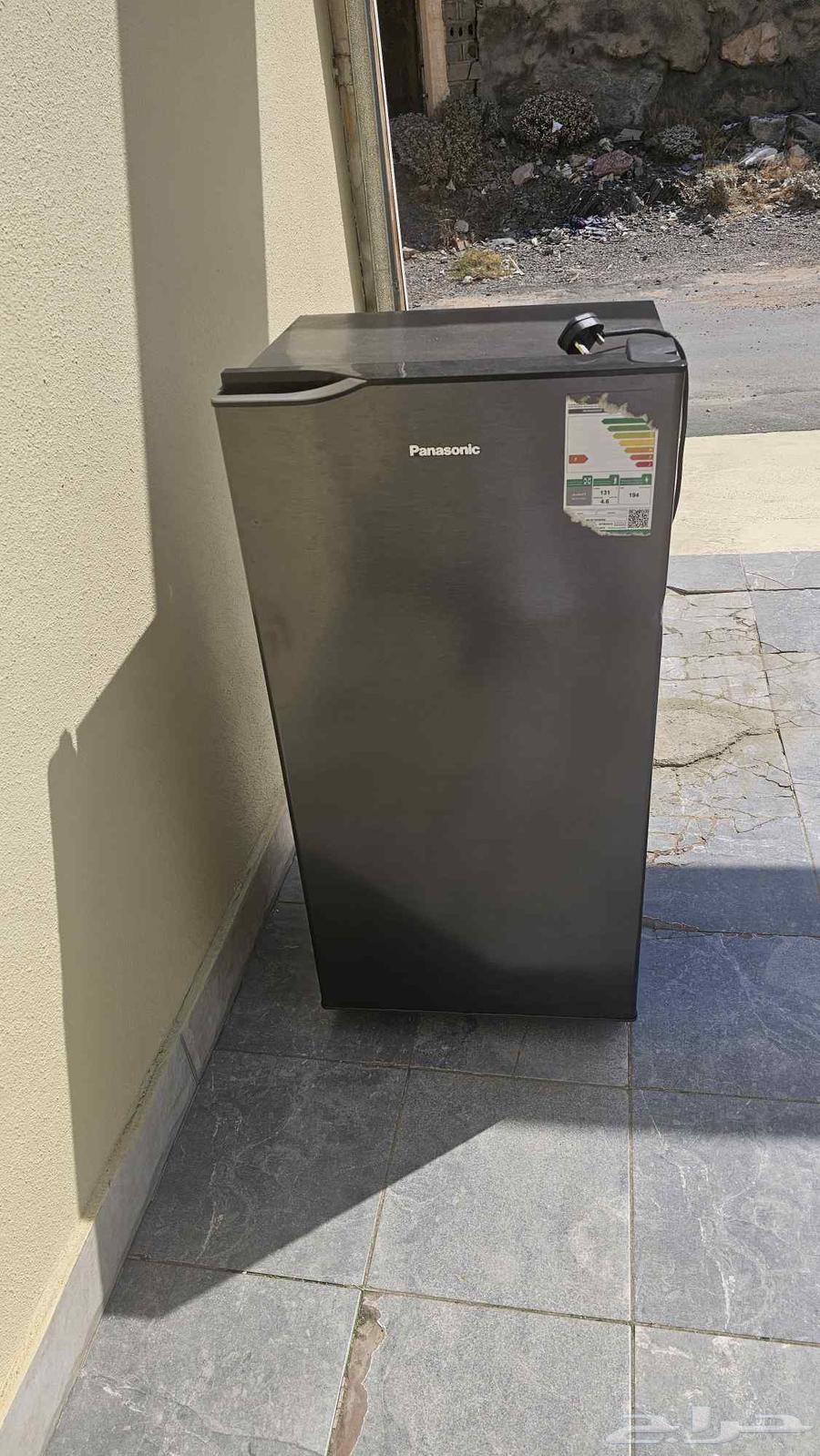 ثلاجه لي البيع جديد صار عليها ضربه من جوه بس64475170869635112