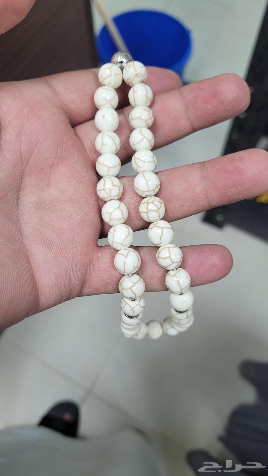 سبحة حجر طبيعي ابيض لها وزن ورنه طيبه السعر 150 ريال64474458033921110