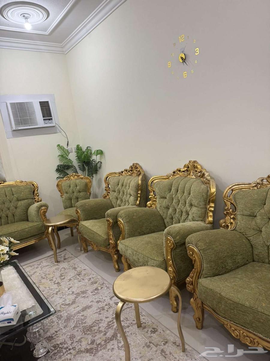 طقم كنب كلاسيك خشب دمياطي 11نفر سبب البيع السفر64475059015425110