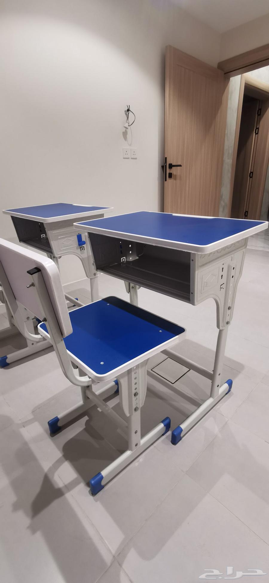 طاولات وكراسي عدد أثنين للبيع64476768658690112