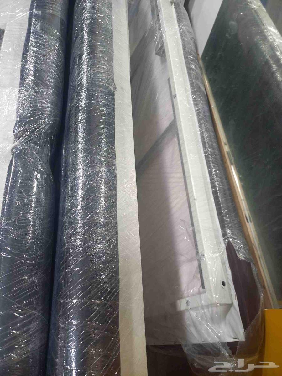 4 سراير طبيه بحاله ممتازه مع طاوله كبيره64476880076675113