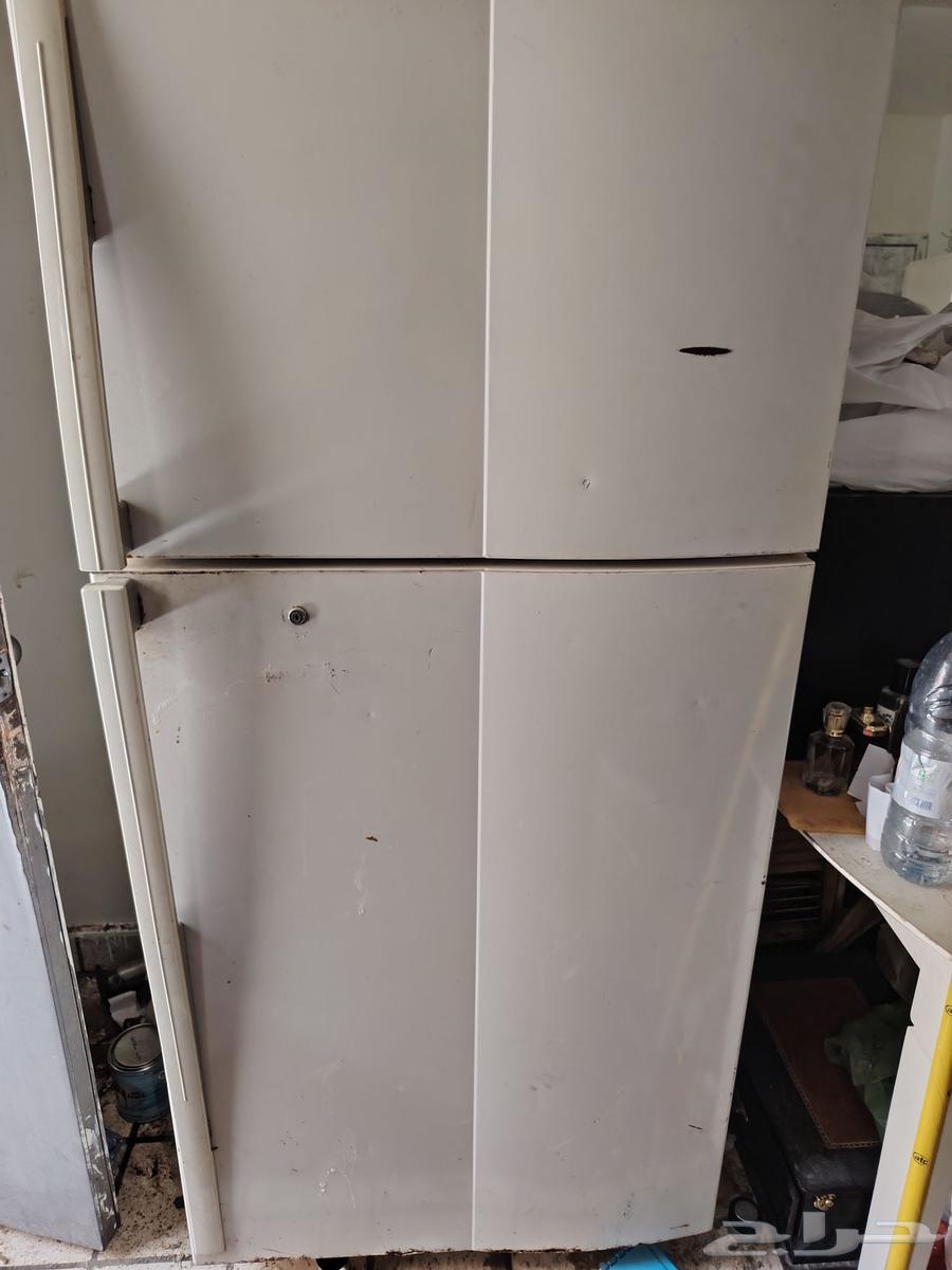 سرير حديد جيد وثلاجه معروضه 50064475708741635113