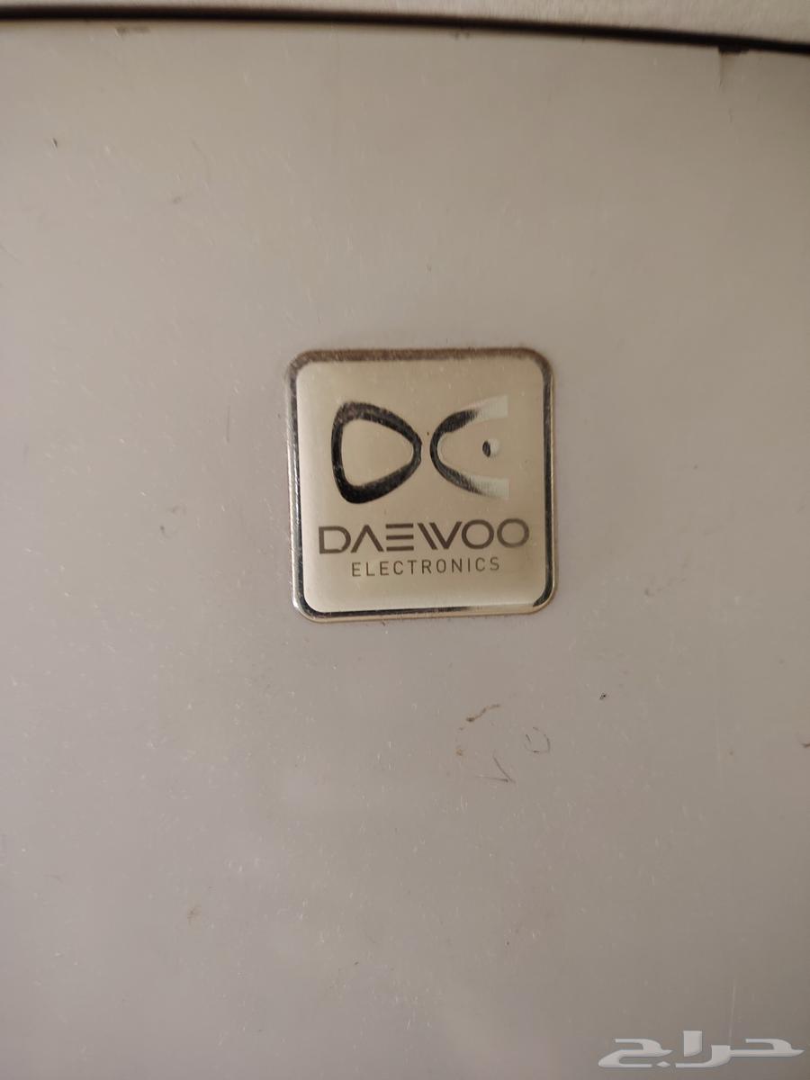 سرير حديد جيد وثلاجه معروضه 50064475708741635112