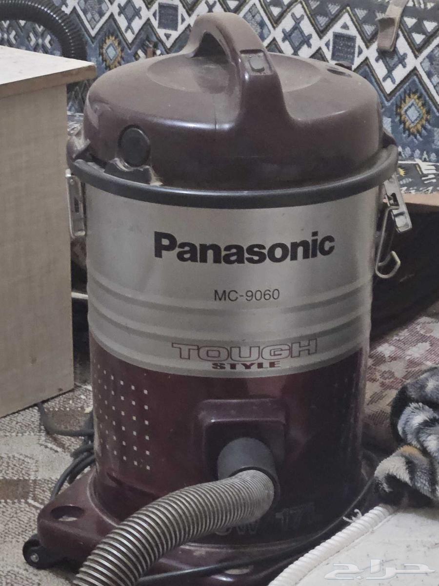 A broken electric vacuum cleaner that doesn't work when assembled, everything included64475988178817110