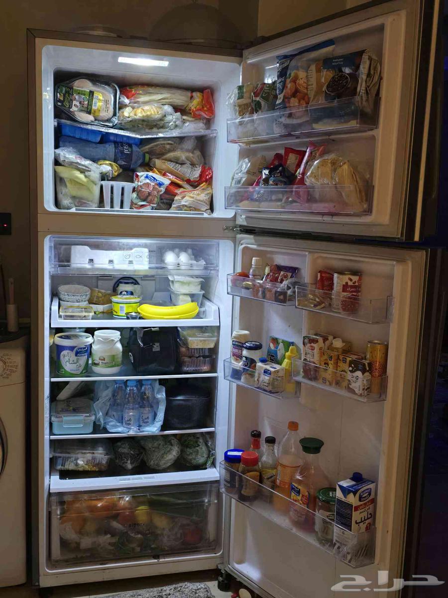 ثلاجة سامسونج للبيع بحالة ممتازه فيها حافظة العصير مكسورة64473966434049113