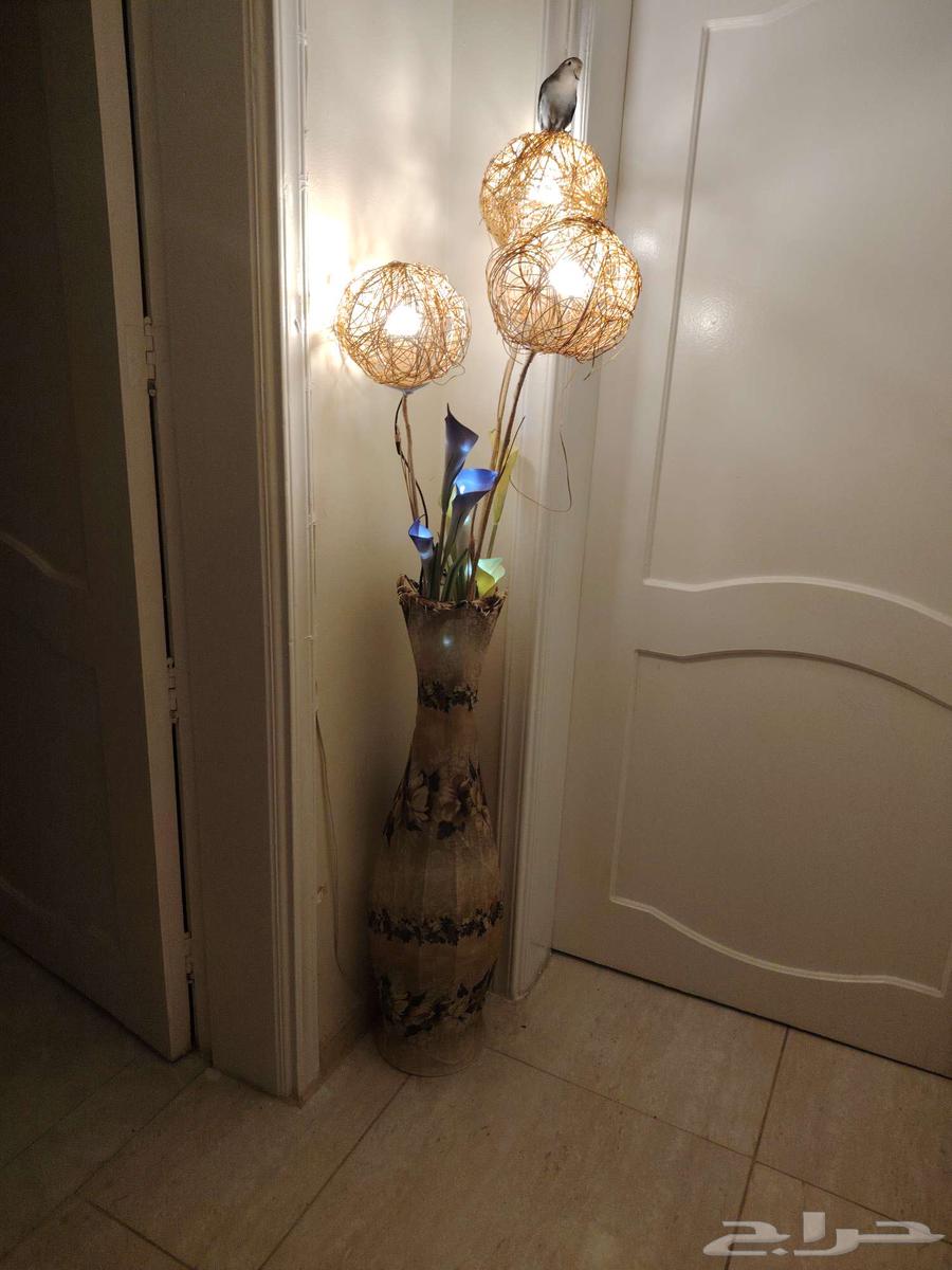 مصباح أرضي للبيع بحالة جيدة64478238675586110