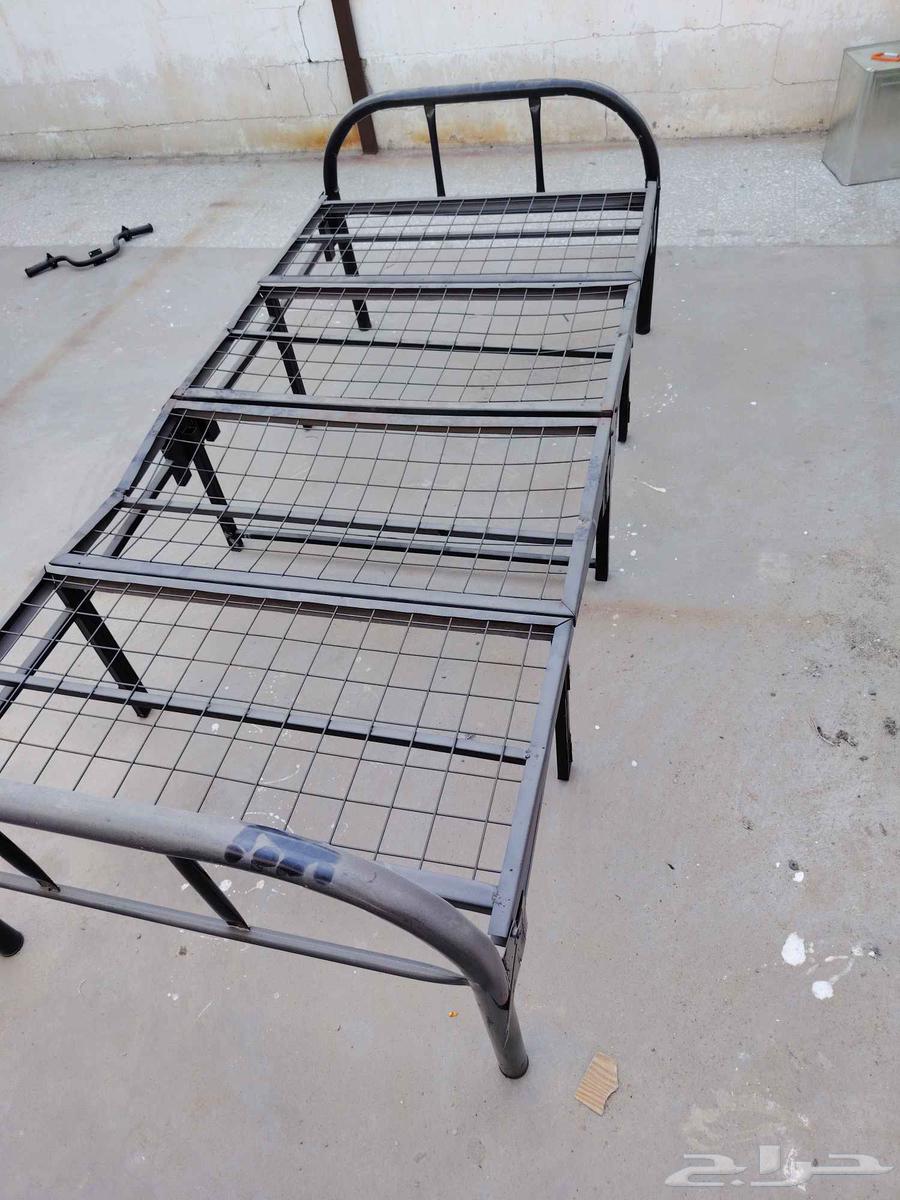 سرير حديد جيد وثلاجه معروضه 50064475708741635111