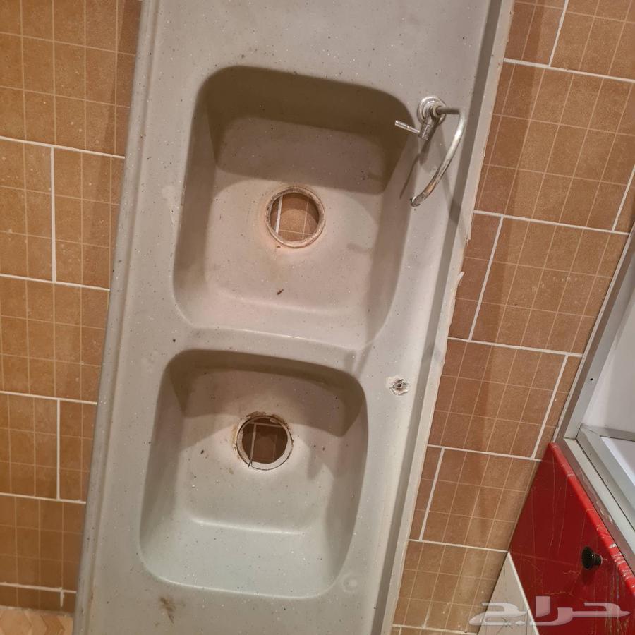Double sink basin for 50 riyals64478553450370111