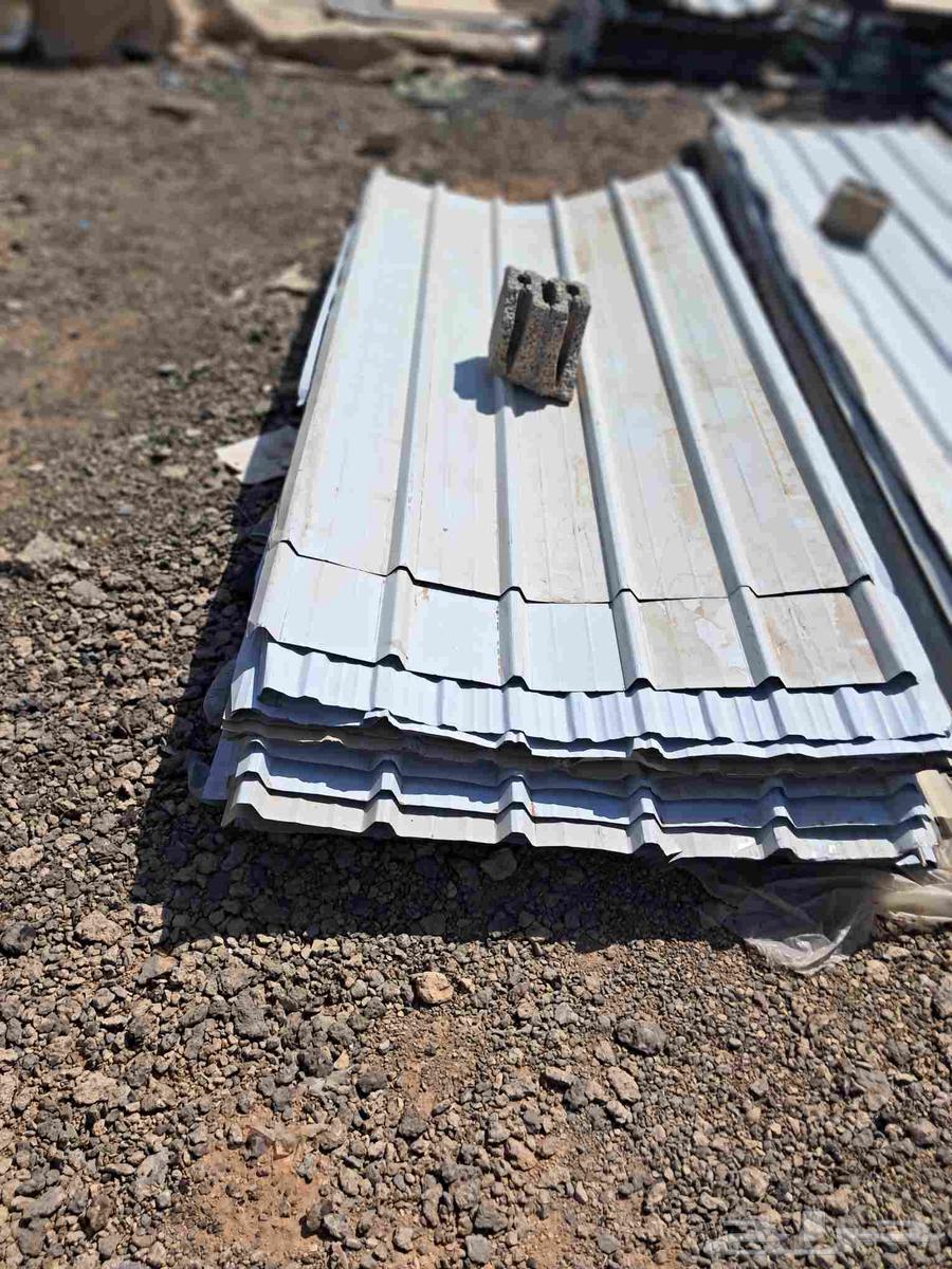 Portable room 3 3 and different lengths of corrugated sheets64474888670851112