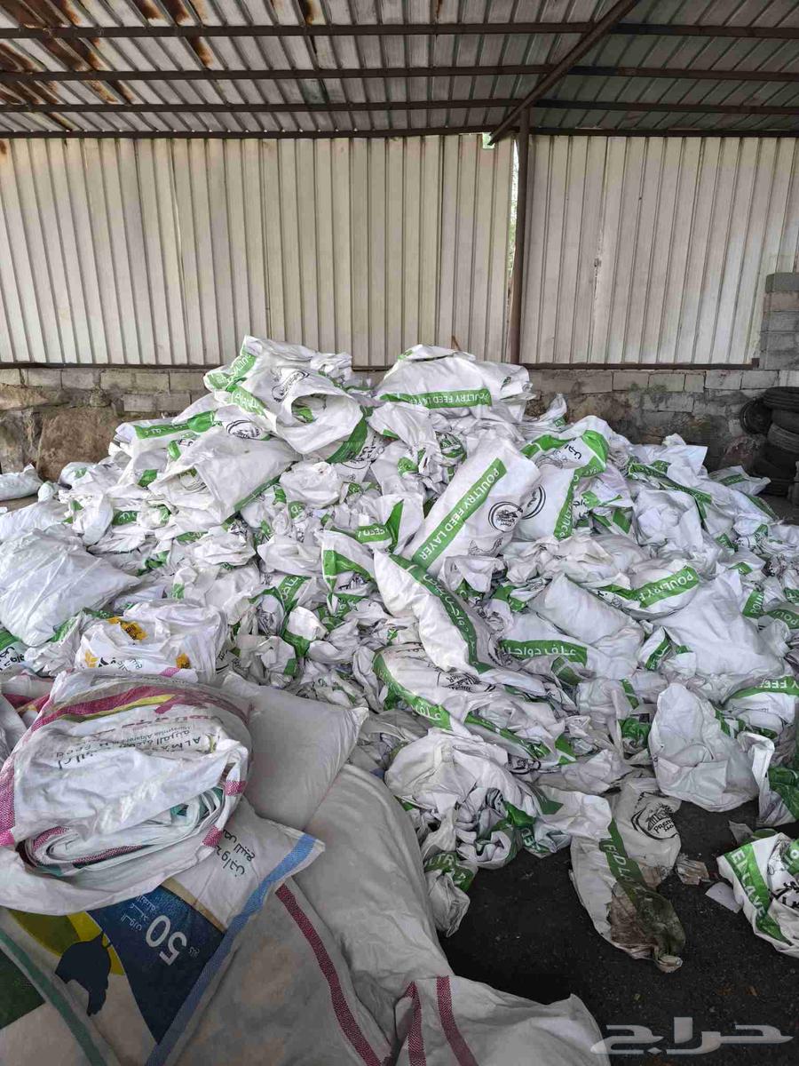 أكياس علف نظيفة وجودة عالية جراكن فارغه64411392711682111