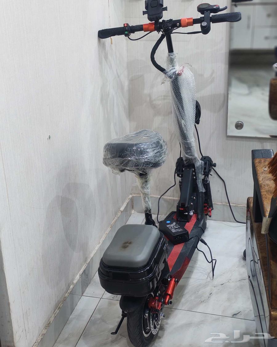 Semi-new scooter64474416426625112