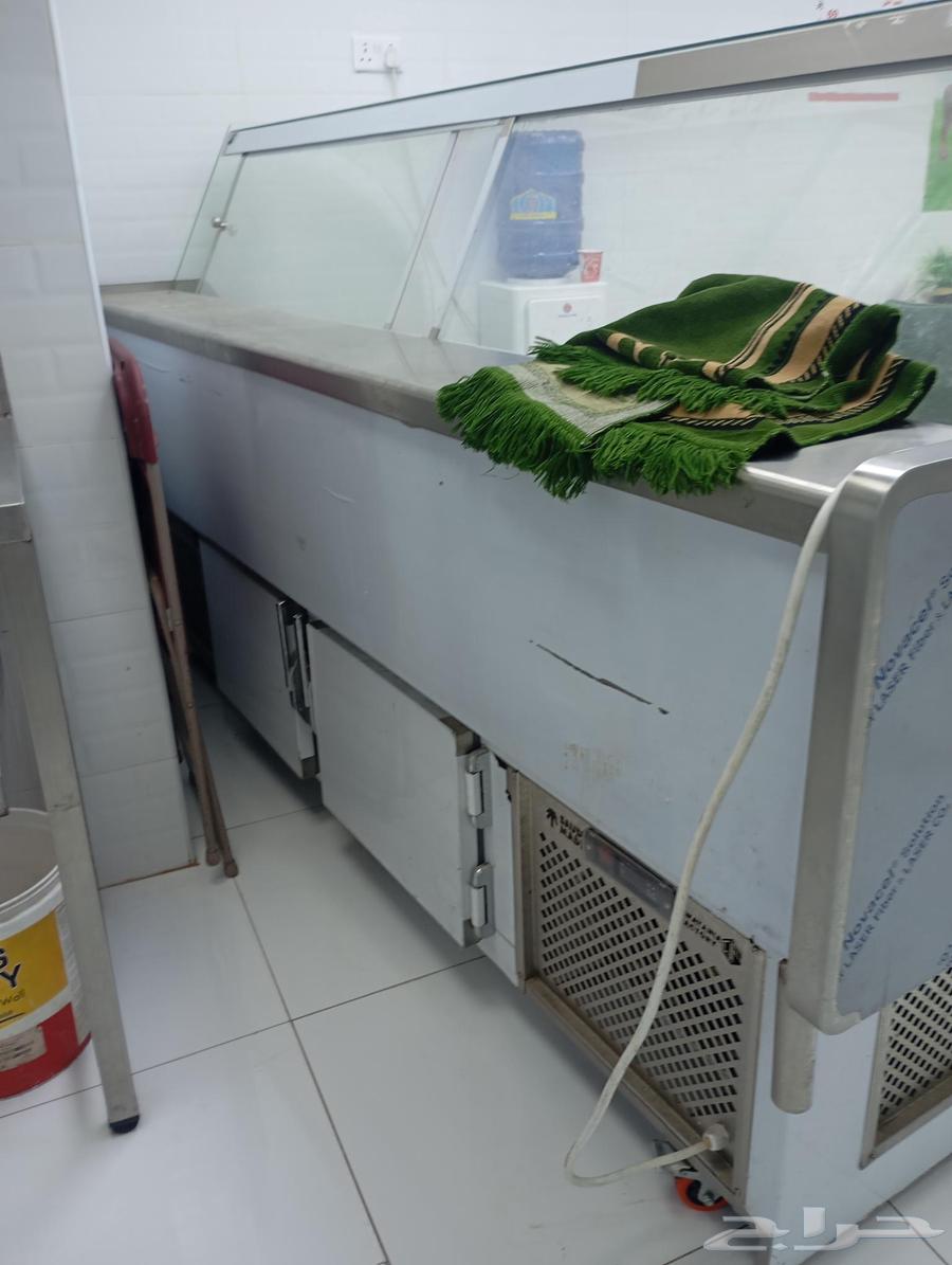 New meat display refrigerator with minimal use64476280507265111