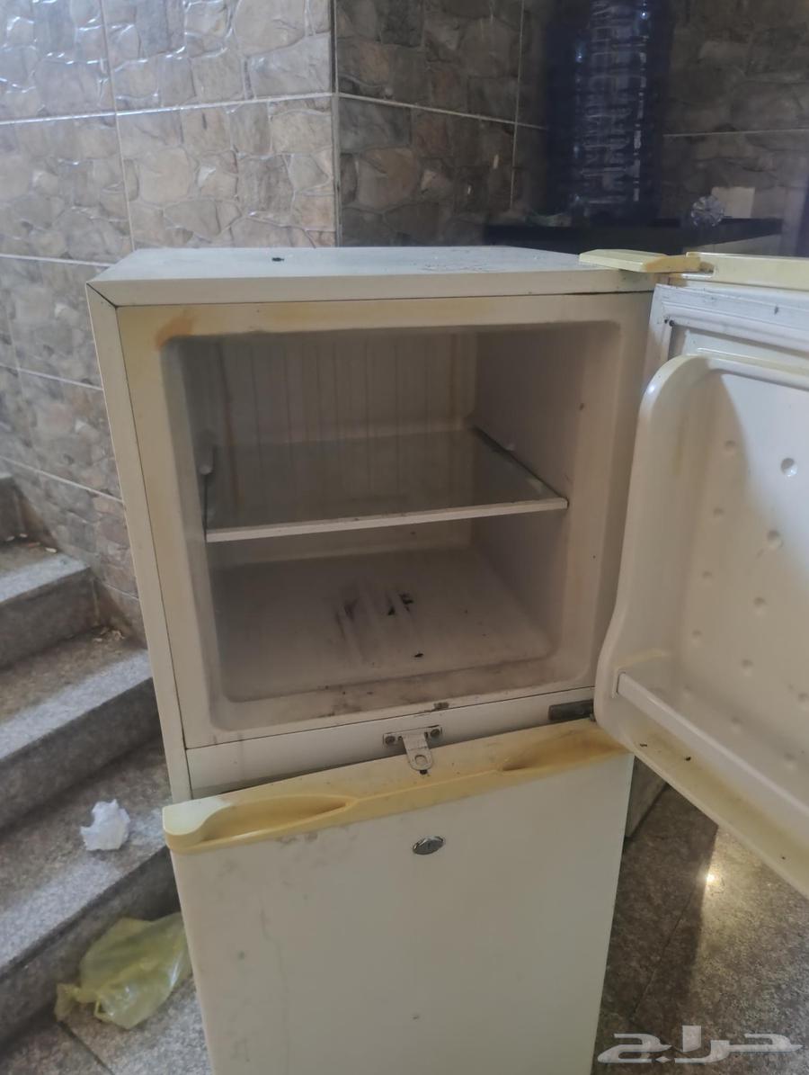ثلاجه للبيع 200ريال64476434187778113