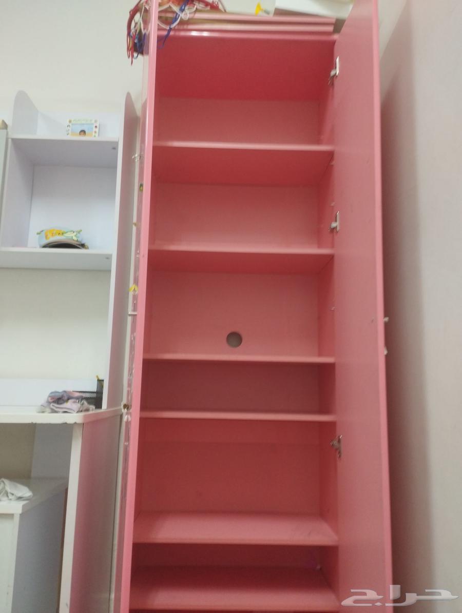 cupboard perfectly fine and quality of wood is really good .64475335474563111