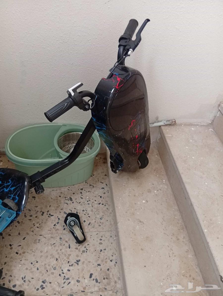 His brother's new scooter, no charger, no opener with it64474665811331110