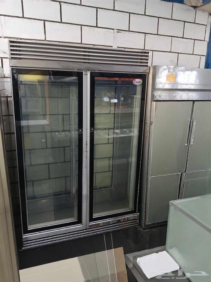 Meat display refrigerators with hanging and storage shelves64476253443713112