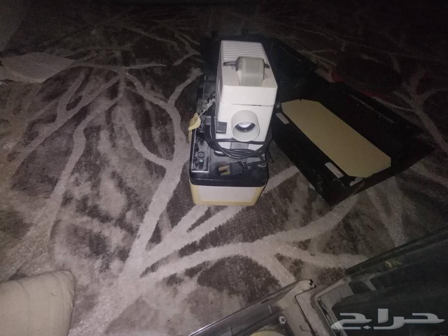 Old cinema and projector in good working condition64473177289986111