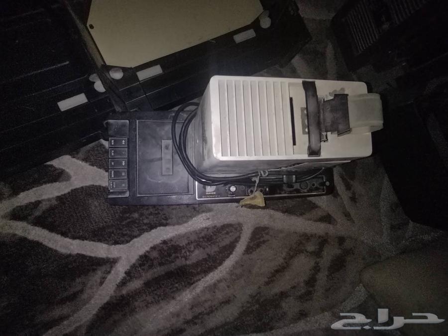 Old cinema and projector in good working condition64473177289986110