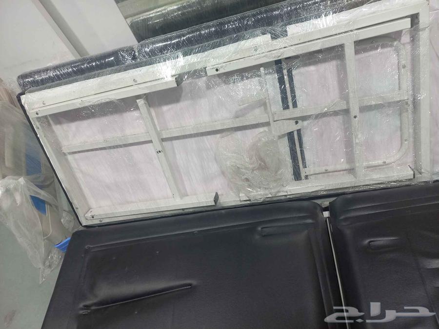 4 سراير طبيه بحاله ممتازه مع طاوله كبيره64476880076675110