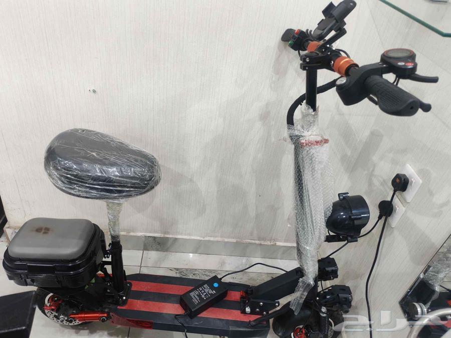 Semi-new scooter64474416426625110