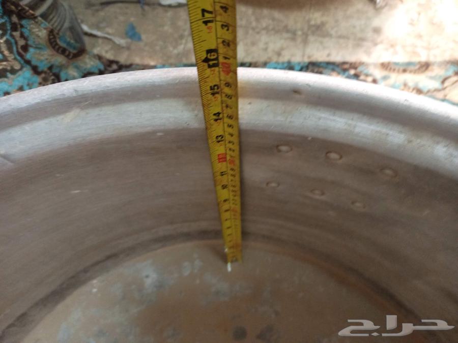 Large pots for sacrificial meat64475946209537112