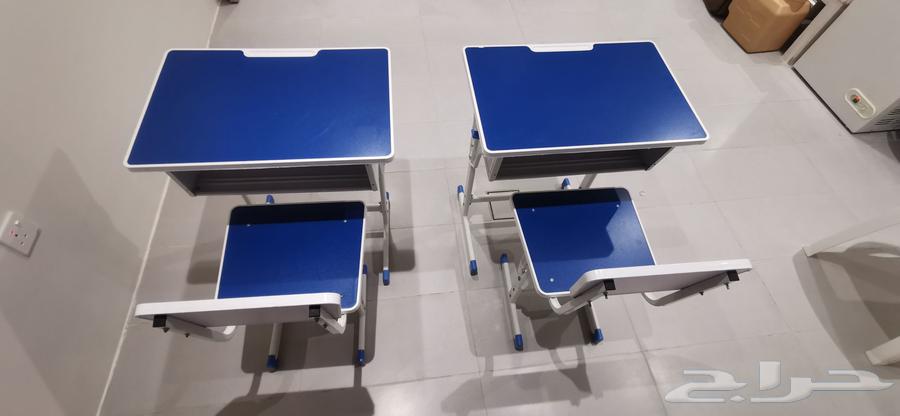 طاولات وكراسي عدد أثنين للبيع64476768658690110