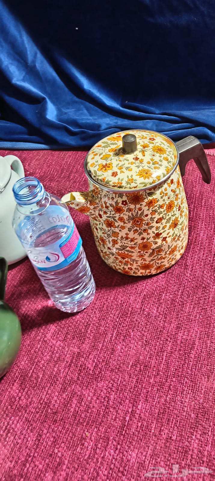 Vintage decorative pots, pitchers, and two stands64472172626945112