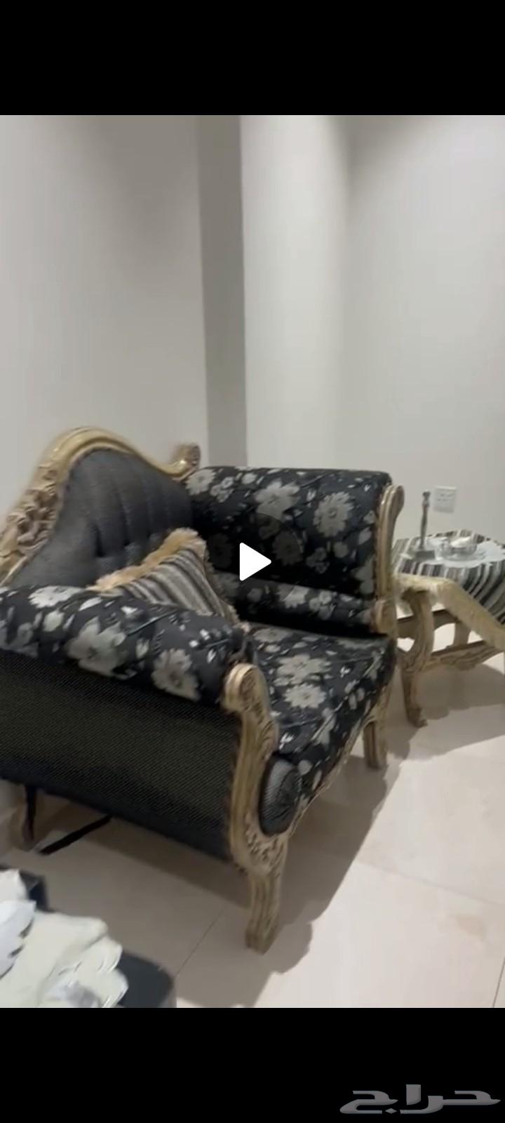 Sofa64477060638338114