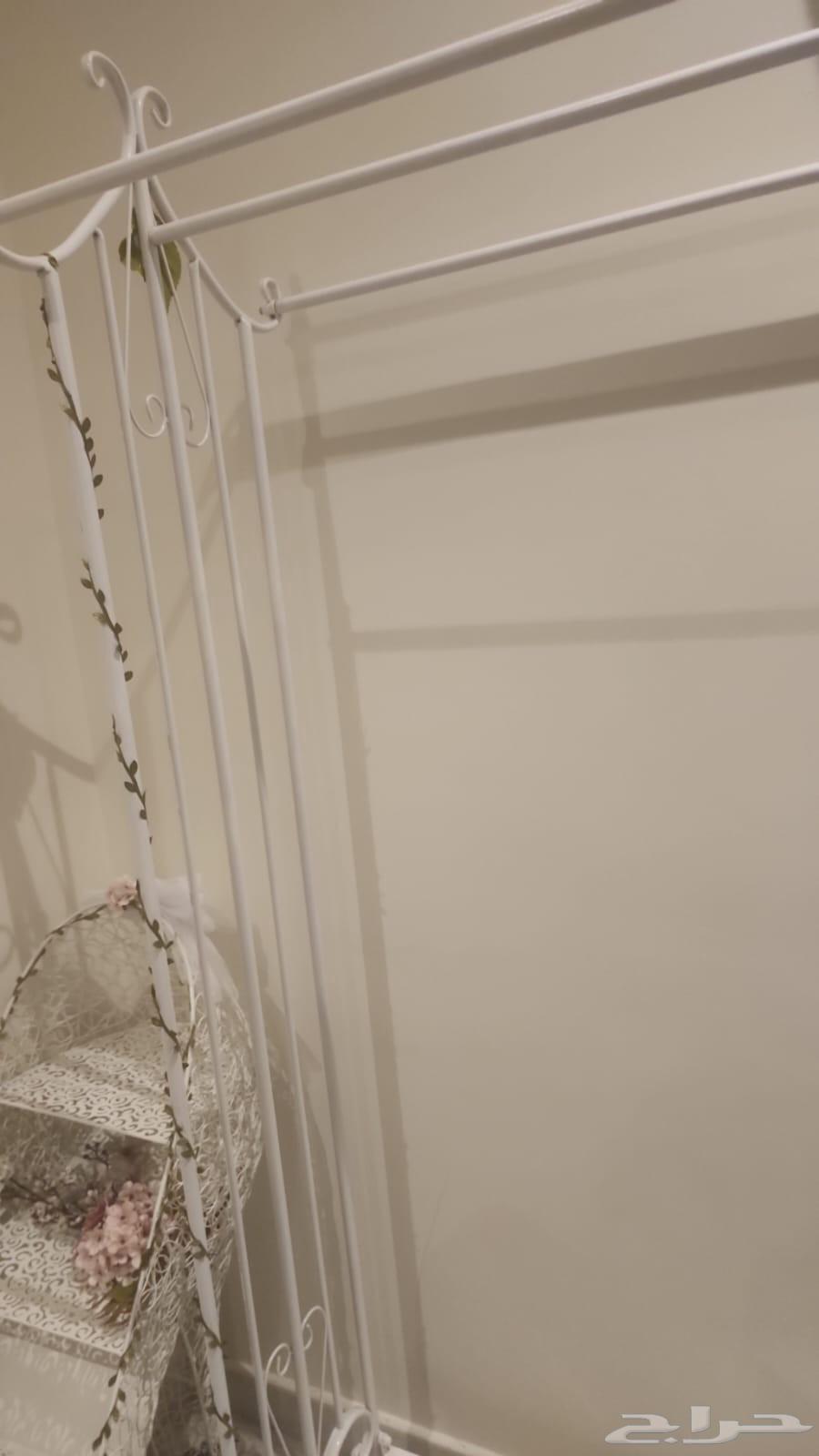 استاند ملابس للبيع الاستاند فقط بدون الحذاء ب250 شاريه ب 50064472214290177110