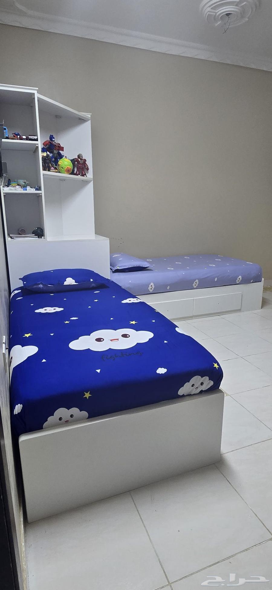 Double bed with corner shelf and two drawers for each bed64475002091907110