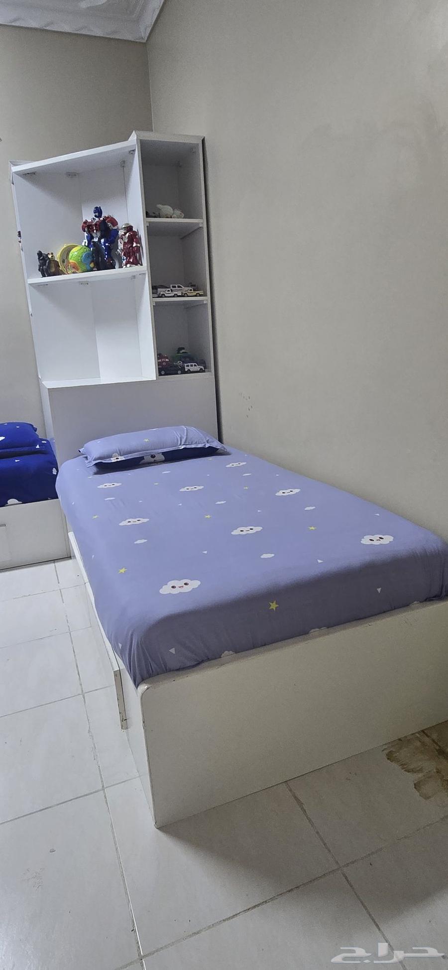 Double bed with corner shelf and two drawers for each bed64475002091907112