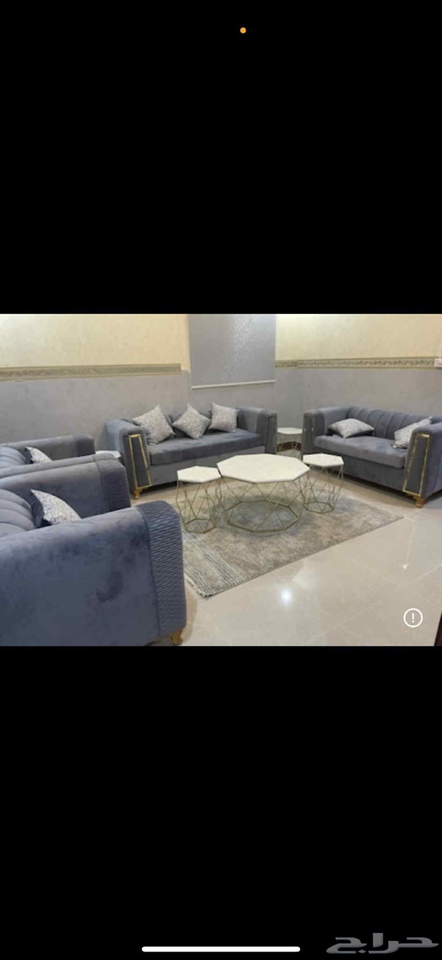 Sofa set with tables64477060709250110