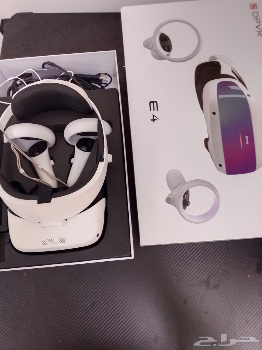 E4 Virtual Reality Headset, No Flaws, Still New64477644854658113