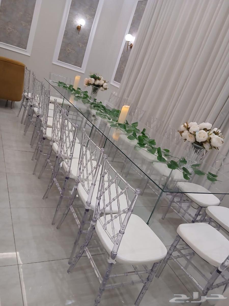 Renting chairs and tables for public sessions64478787342851114