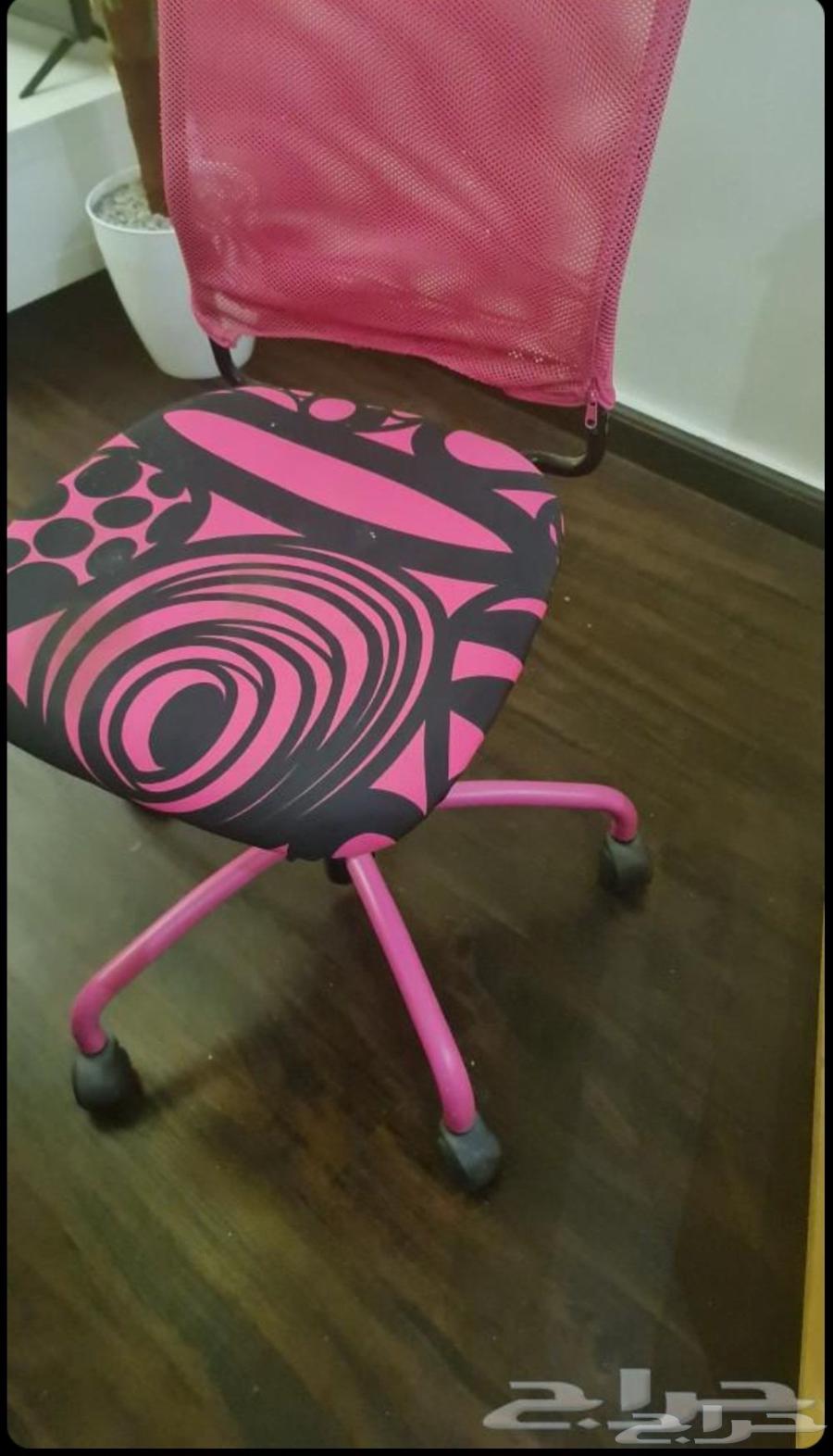 كرسي ايكيا دوار بناتي مكتبي نظيف جددا وسليم يحتا64481073770243111