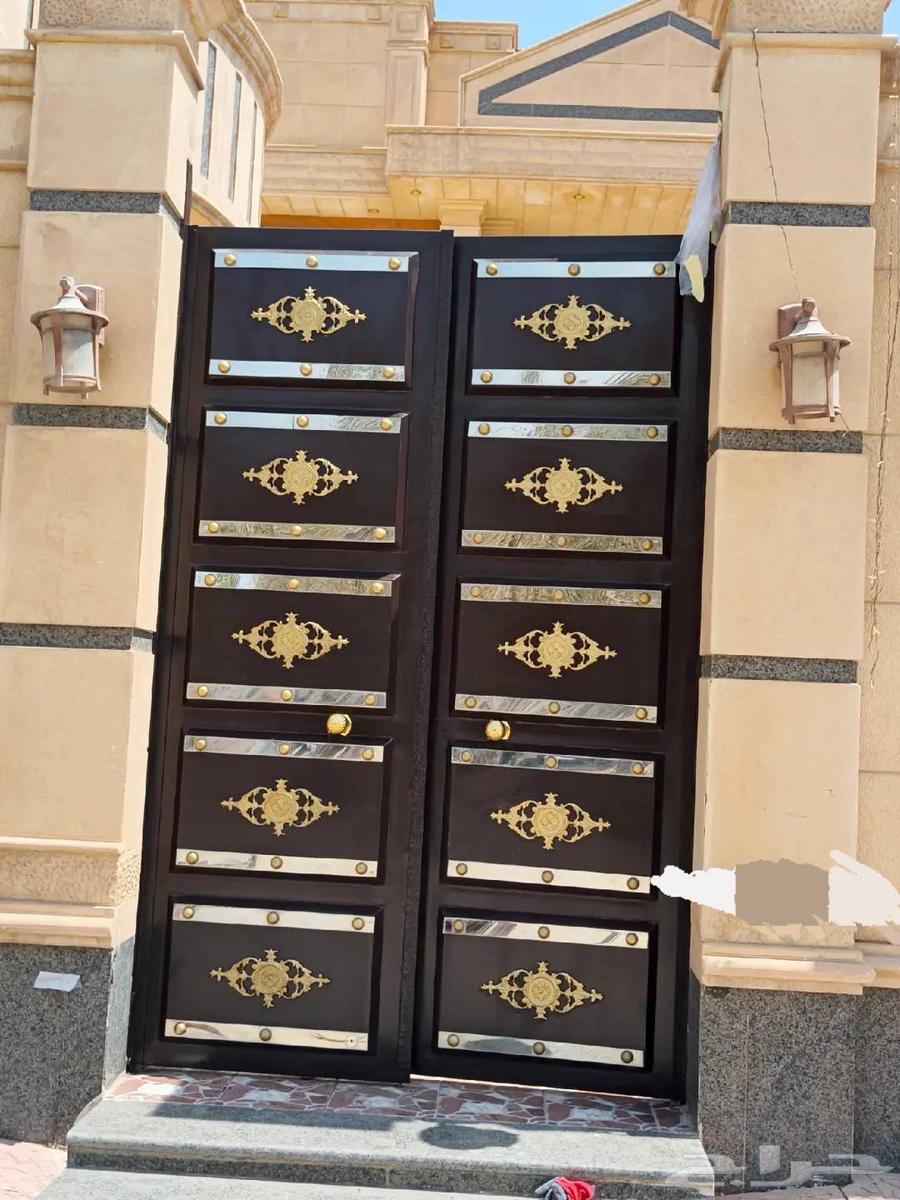 معلم فني اصباغ داخليه وخارجيه وعوازل للاسطح64146893360641111