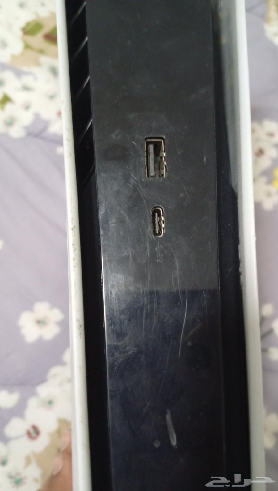 بلاستيشن فايف نضيفه معه وايرات بدون قير يبيلها معجون قفط64482281912065111