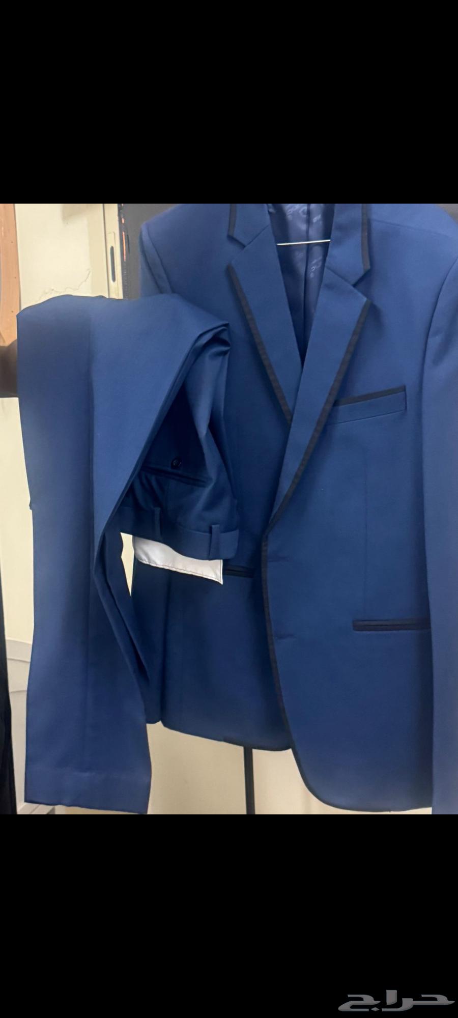 بدلة للبيع64482823121665112