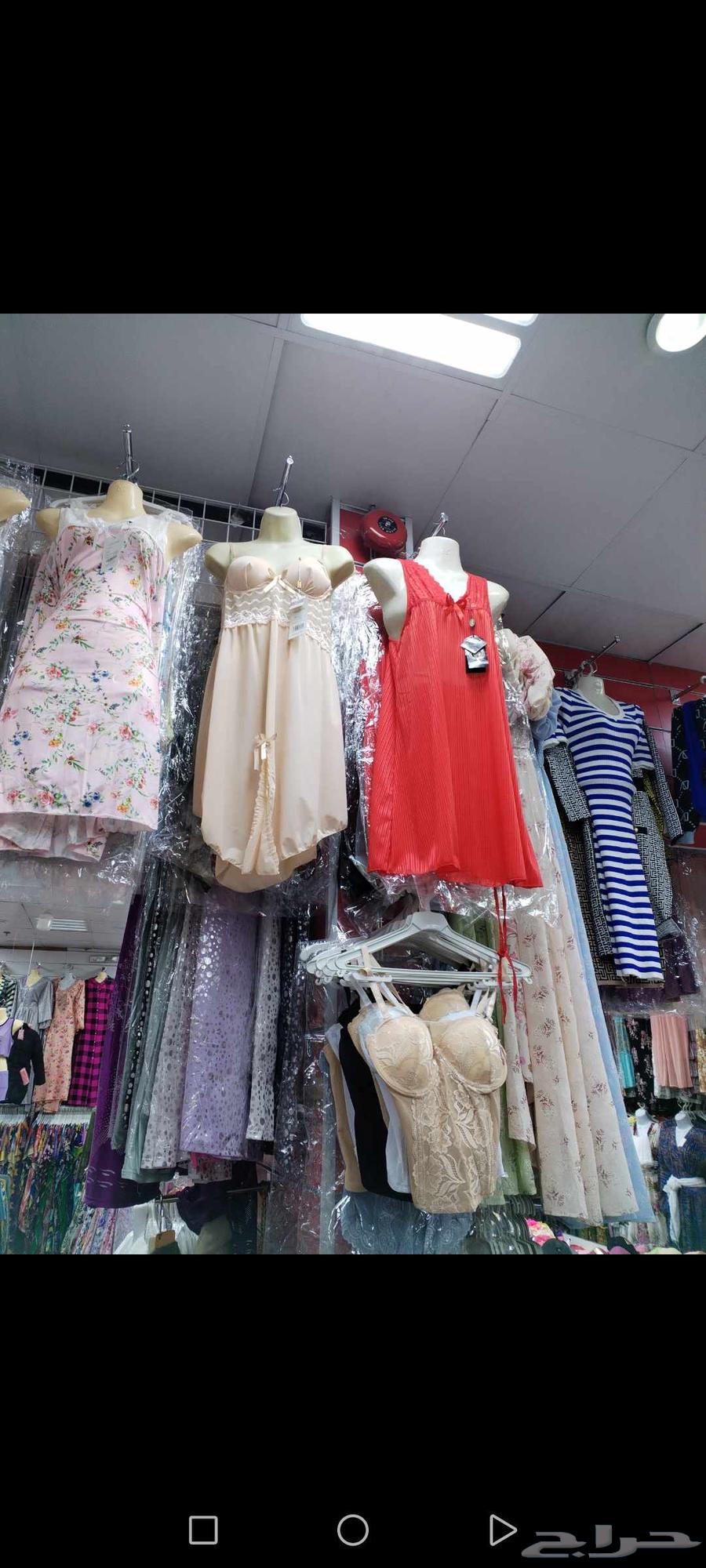 يوجد جميع الملابس ولعبيات وفي توصيل64485474557571110