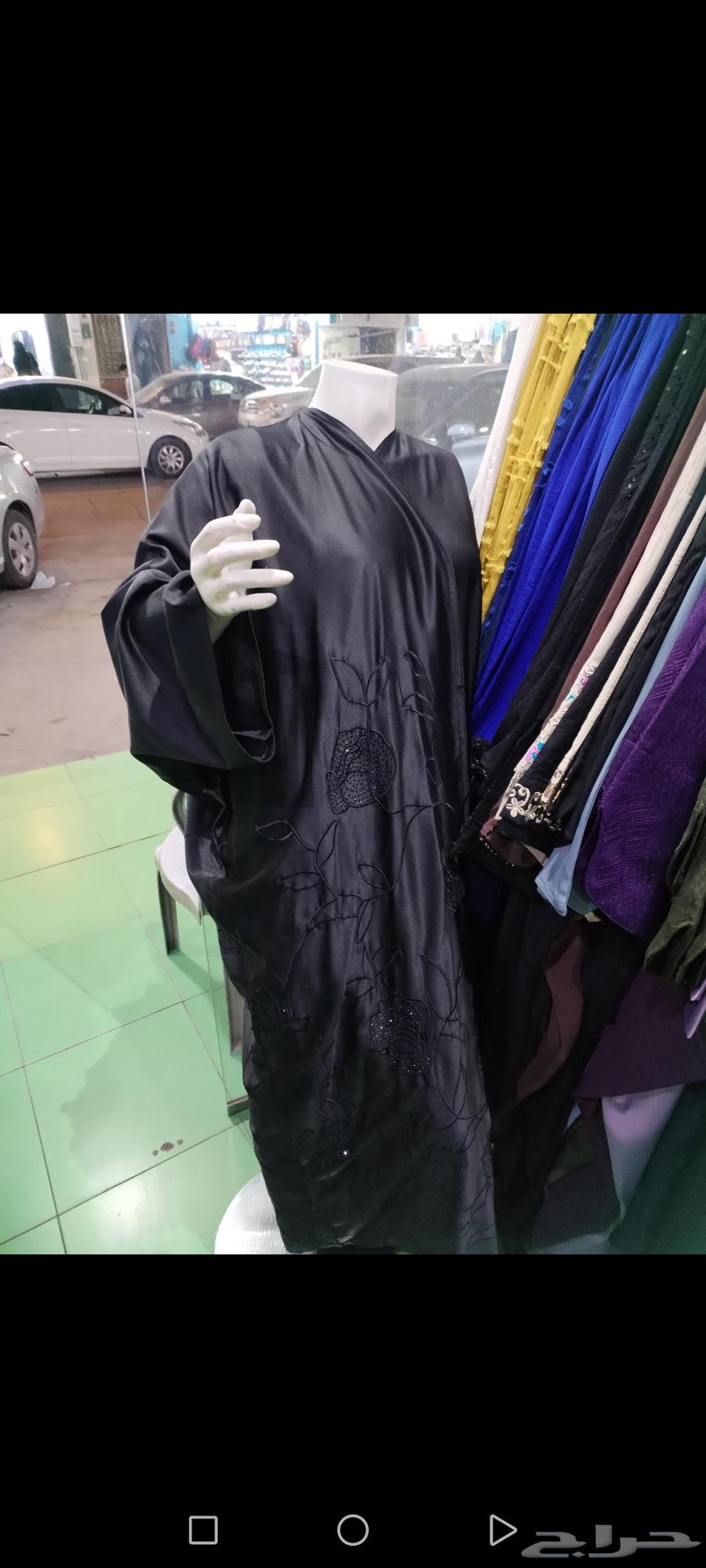 يوجد جميع الملابس ولعبيات وفي توصيل64485474557571111