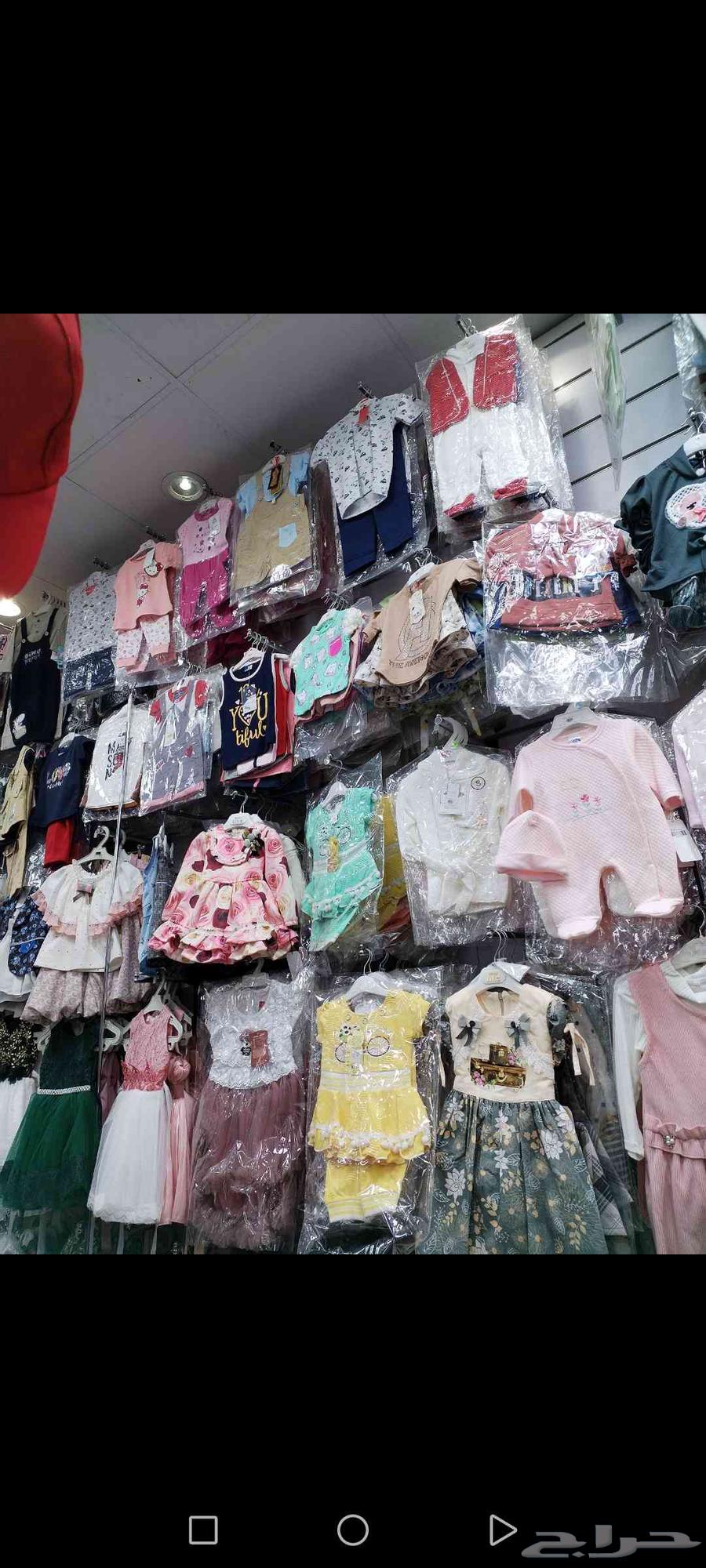 يوجد جميع الملابس ولعبيات وفي توصيل64485474557571114