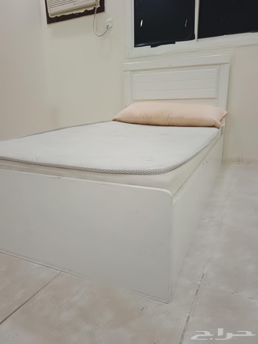 غرفة نوم اطفال مع 2 مرتبة ودولاب ومكيف بحالة جيدة وسكوتر64482254508419112