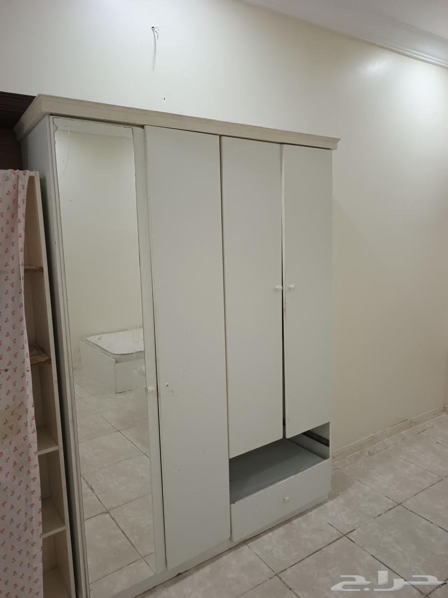 غرفة نوم اطفال مع 2 مرتبة ودولاب ومكيف بحالة جيدة وسكوتر64482254508419113