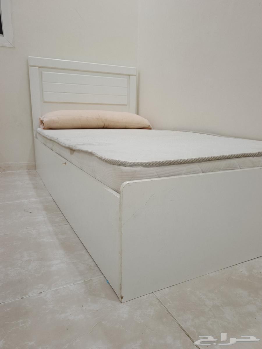 غرفة نوم اطفال مع 2 مرتبة ودولاب ومكيف بحالة جيدة وسكوتر64482254508419111